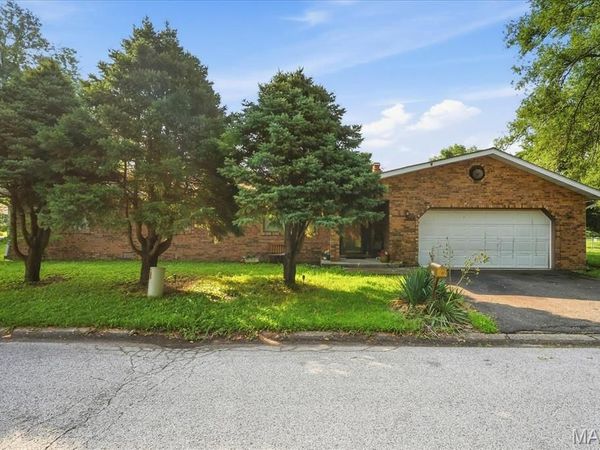 230 Bruce Drive, Cahokia, IL 62206