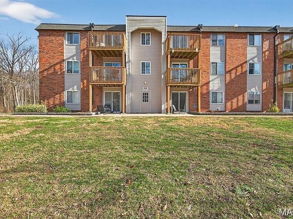 2844 Blackforest Drive, Unit F, Oakville, MO 63129