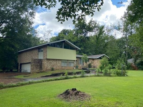 812 Strayhorn, Senatobia, MS 38668