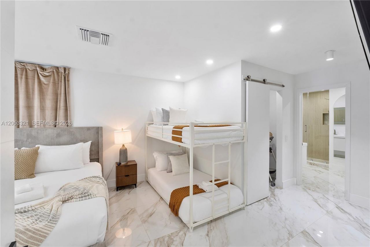 3261 Seaward Dr, Unit 3261, Lauderdale by the Sea, FL 33062 Photo