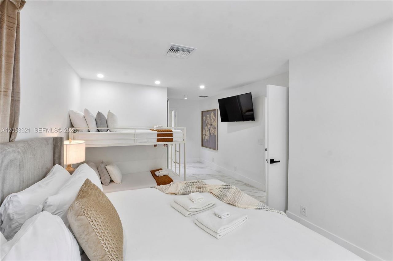 3261 Seaward Dr, Unit 3261, Lauderdale by the Sea, FL 33062 Photo