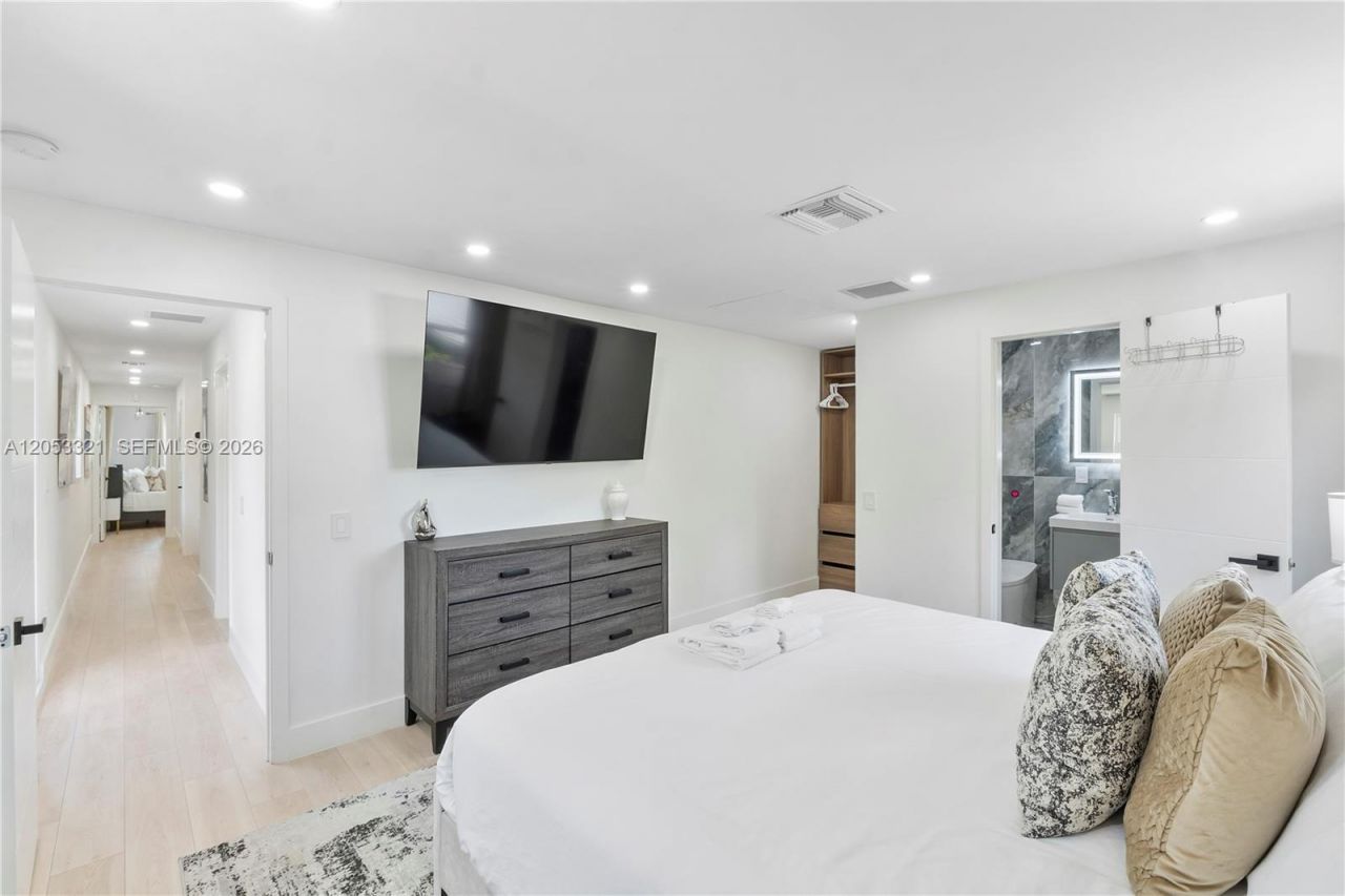 3261 Seaward Dr, Unit 3261, Lauderdale by the Sea, FL 33062 Photo