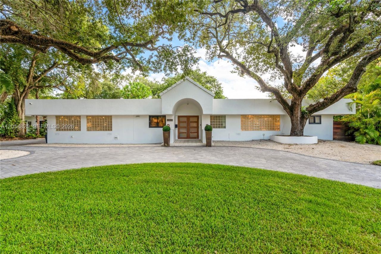 19130 NE 21st Ave , North Miami Beach, FL 33179 Photo