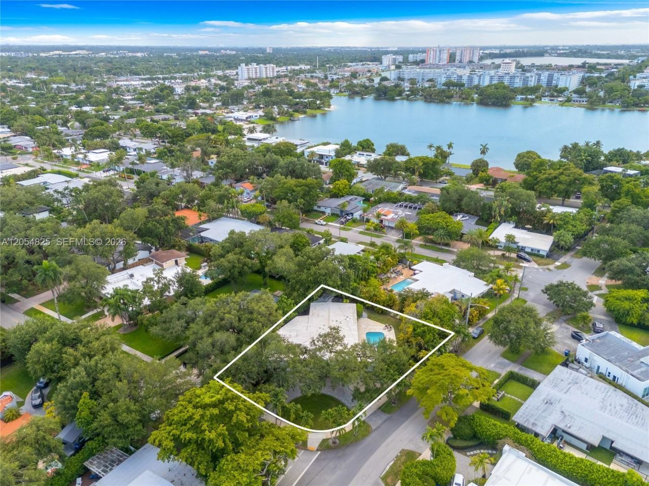 19130 NE 21st Ave , North Miami Beach, FL 33179 Photo