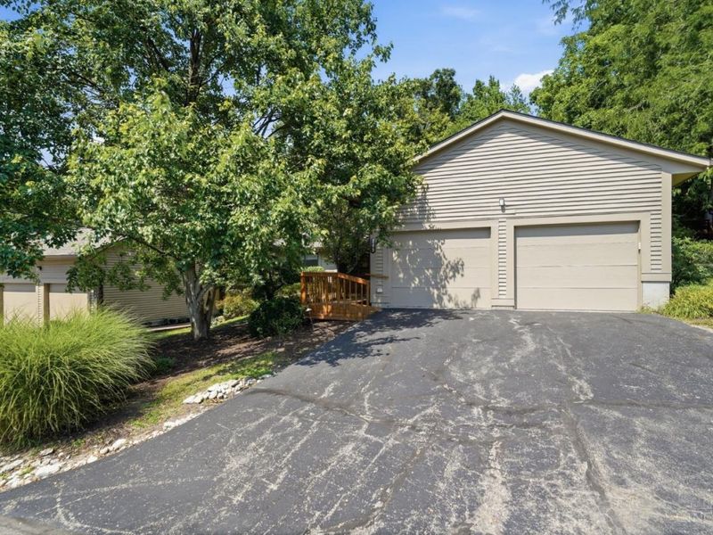 143 Miami Lakes Drive, Milford, OH 45150 Photo 2