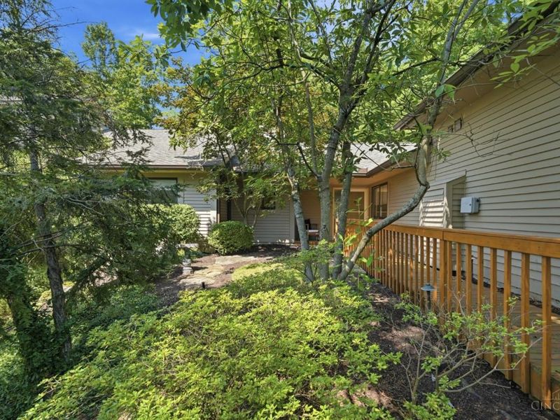 143 Miami Lakes Drive, Milford, OH 45150 Photo 3