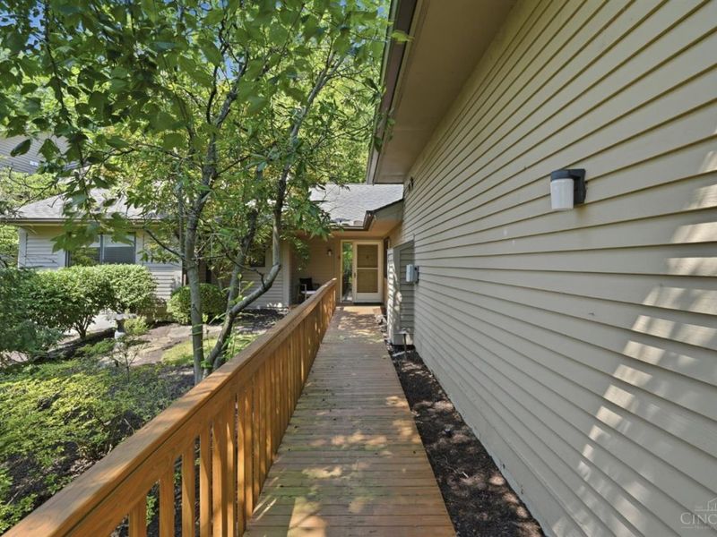 143 Miami Lakes Drive, Milford, OH 45150 Photo 5