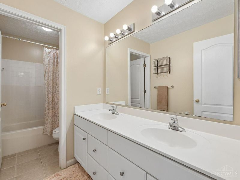 105 Stablewatch Court, Monroe, OH 45050 Photo 23