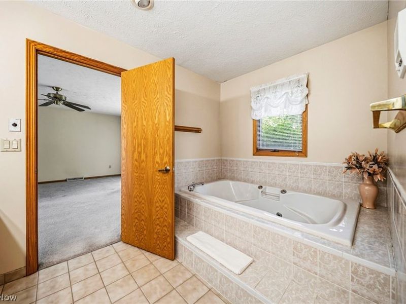 2898 Oakwood Drive, Willoughby Hills, OH 44094 Photo 22