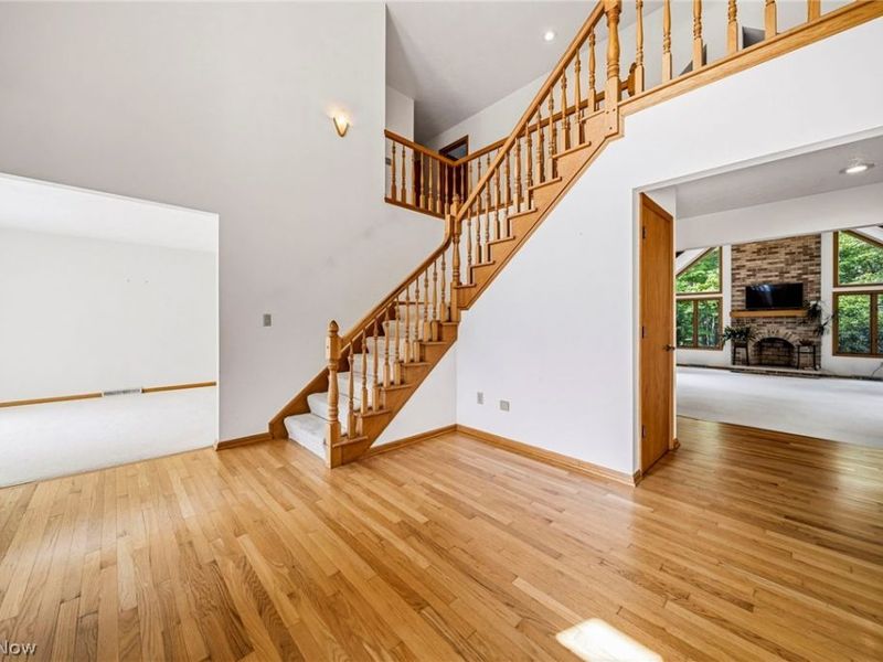 2898 Oakwood Drive, Willoughby Hills, OH 44094 Photo 4