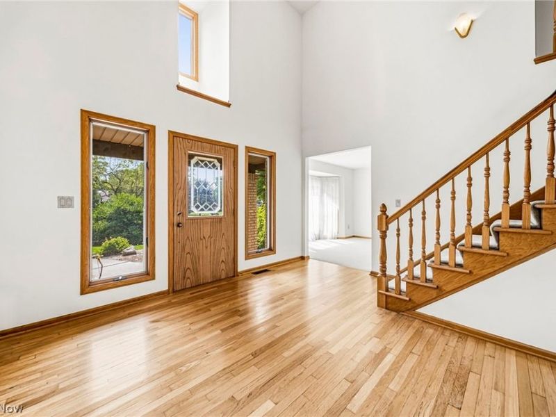 2898 Oakwood Drive, Willoughby Hills, OH 44094 Photo 5