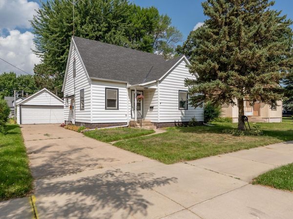 102 5th Street NE, Montgomery, MN 56069