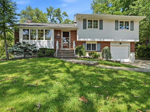 95 Miller Boulevard, Syosset, NY 11791
