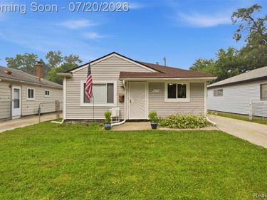 6579 N Highland Street, Dearborn Heights, MI 48127