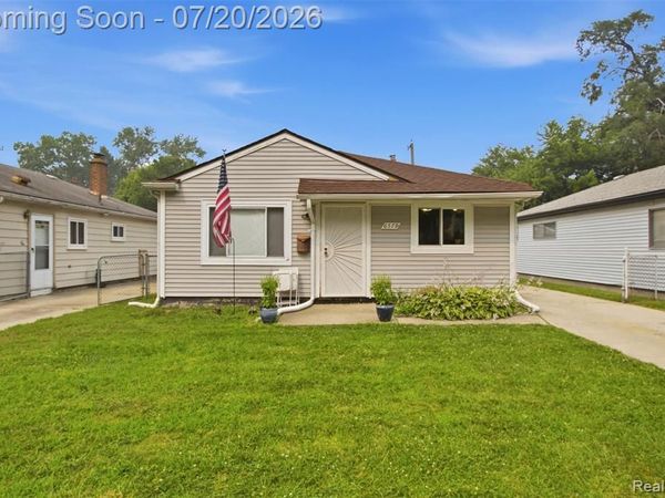 6579 N Highland Street, Dearborn Heights, MI 48127