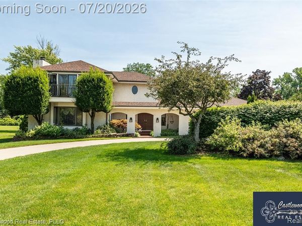 17150 S Nunneley Road, Clinton Twp, MI 48035