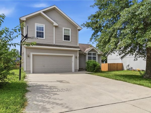 525 Parma Way, Gardner, KS 66030