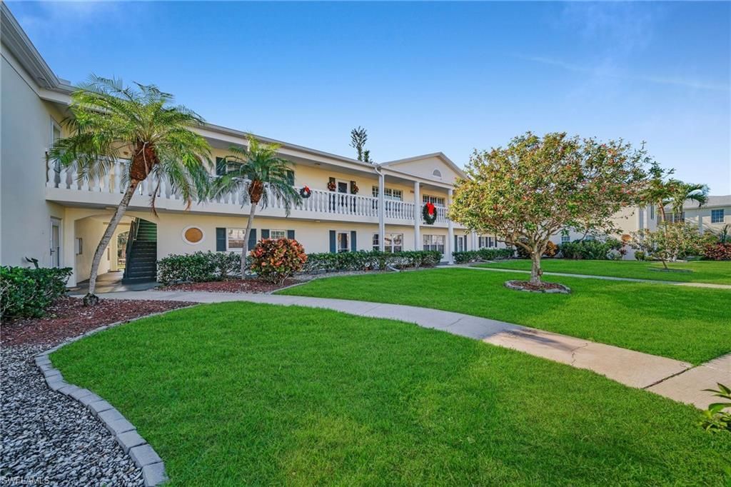 13540 Stratford Place Cir, Unit 202, Fort Myers, FL 33919 Photo