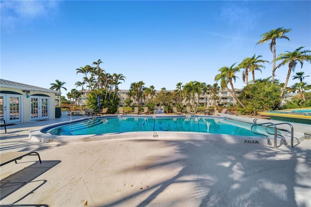 13540 Stratford Place Cir, Unit 202, Fort Myers, FL 33919 Photo