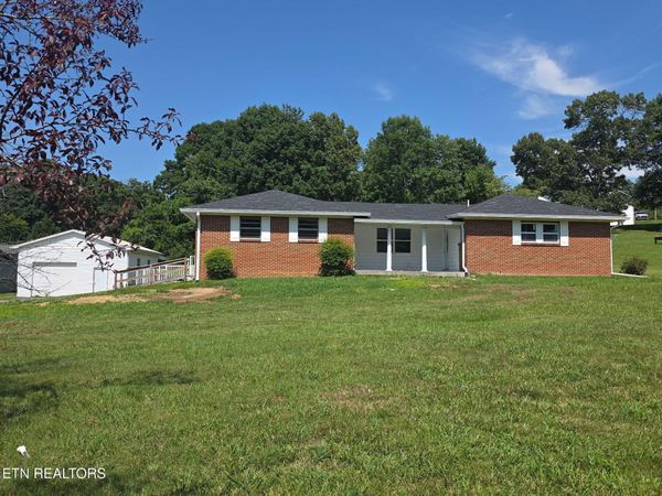 824 Poplar Springs Rd, Loudon, TN 37774