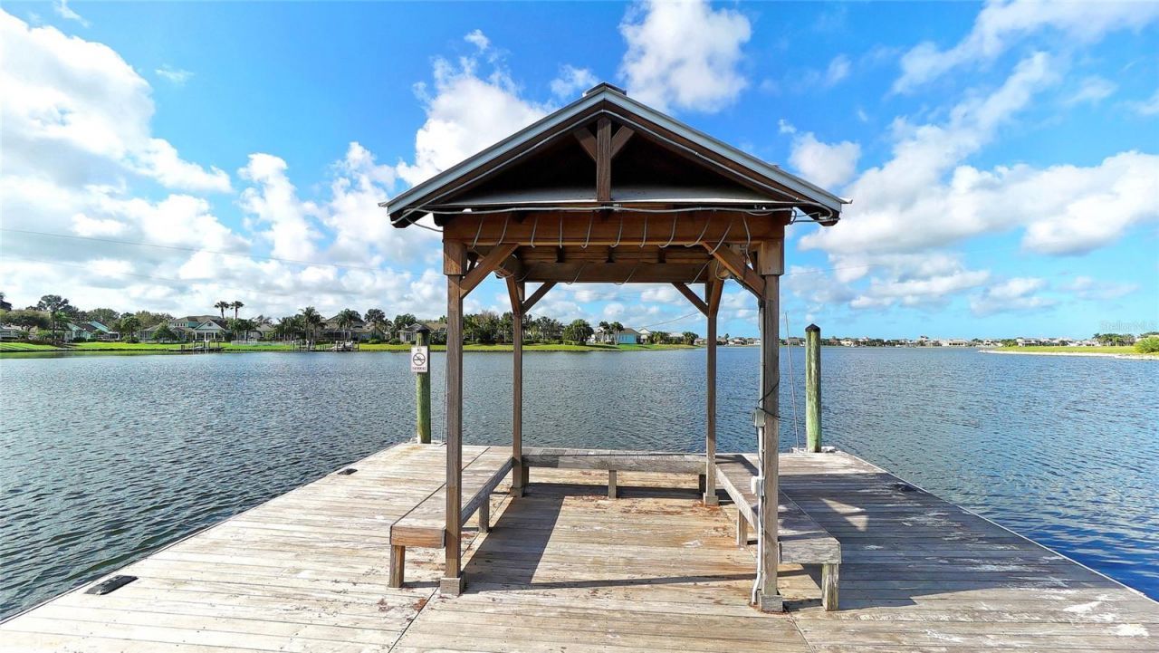911 Signet Drive , Apollo Beach, FL 33572 Photo