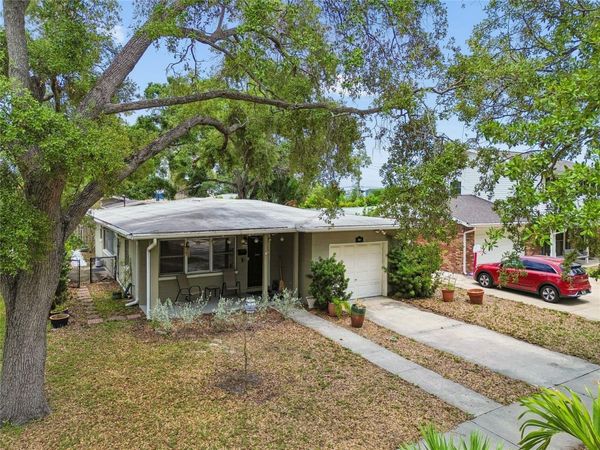 621 E DAVIS BOULEVARD , TAMPA, FL 33606