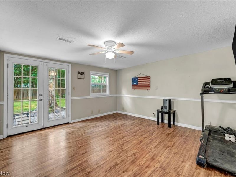 5950 Louis Drive, North Olmsted, OH 44070 Photo 18