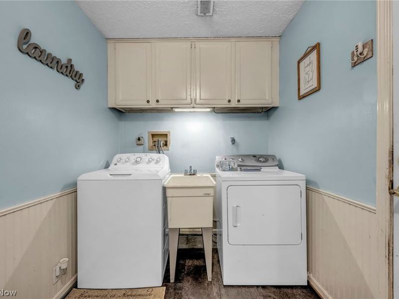5950 Louis Drive, North Olmsted, OH 44070 Photo 30