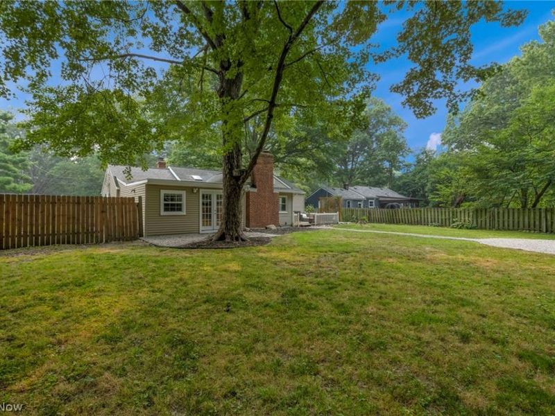 5950 Louis Drive, North Olmsted, OH 44070 Photo 36