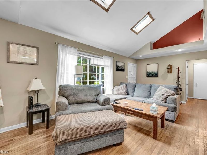 5950 Louis Drive, North Olmsted, OH 44070 Photo 7