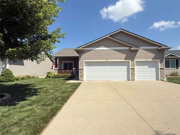 4610 E Valdez Drive , Des Moines, IA 50317