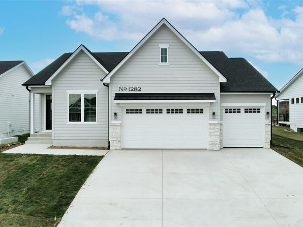 1282 S 92nd Street , West Des Moines, IA 50266