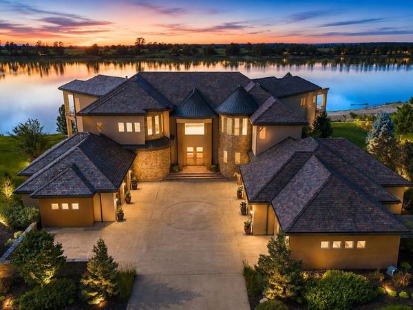 500 Bay Hill Cir, Dakota Dunes, SD 57049