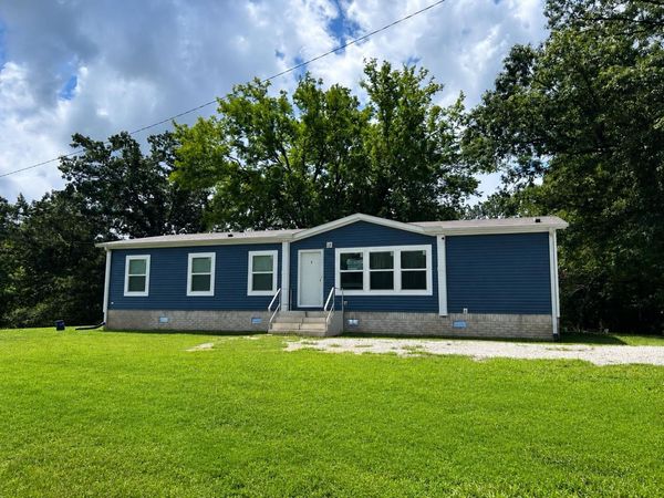 8800 100 HWY, Jacks Creek, TN 38347