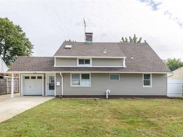 68 Bloomingdale Road , Levittown, NY 11756