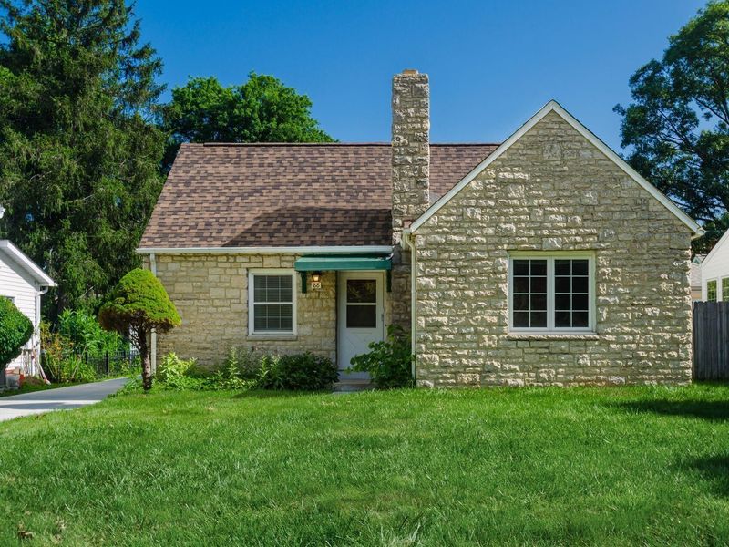 88 W Weisheimer Road, Columbus, OH 43214 Photo 2