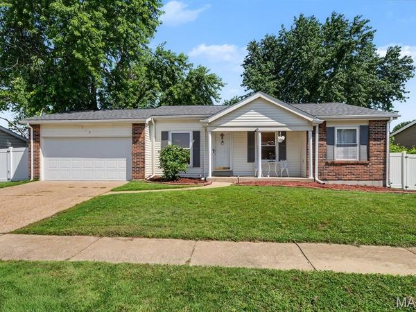 719 Waterfall Drive , Florissant, MO 63034