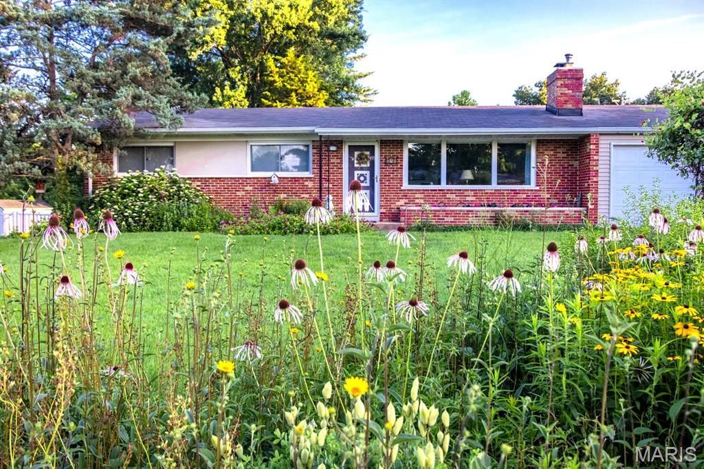501 Larsen Lane , Saint Louis, MO 63126 Main Photo