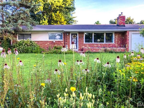 501 Larsen Lane , St Louis, MO 63126