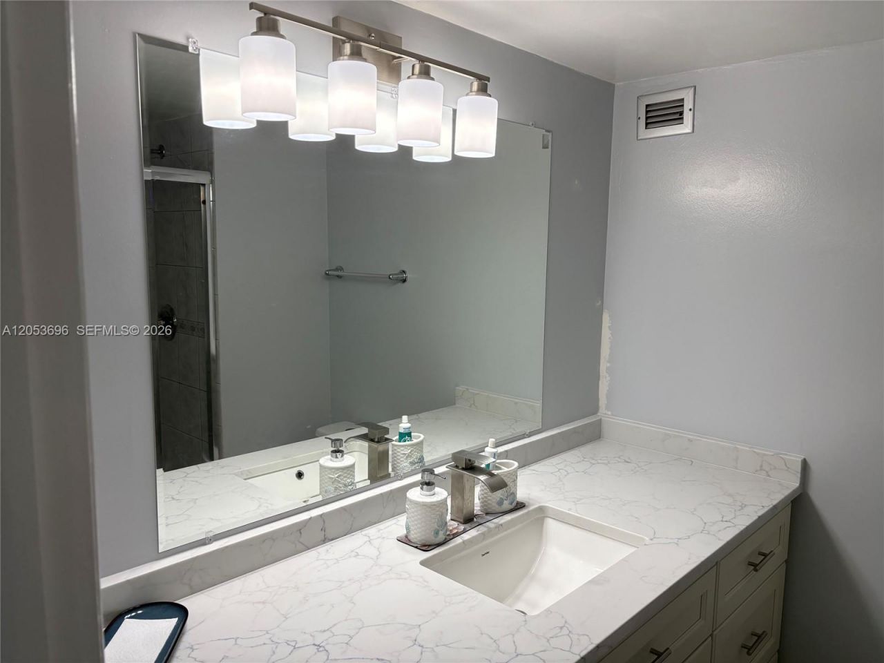 427 Golden Isles Dr , Unit 10D, Hallandale Beach, FL 33009 Photo