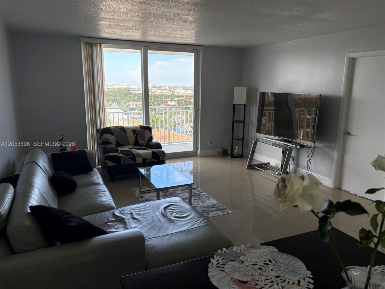 427 Golden Isles Dr , Unit 10D, Hallandale Beach, FL 33009 Photo