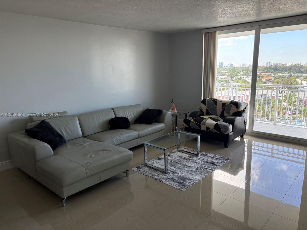 427 Golden Isles Dr , Unit 10D, Hallandale Beach, FL 33009 Photo