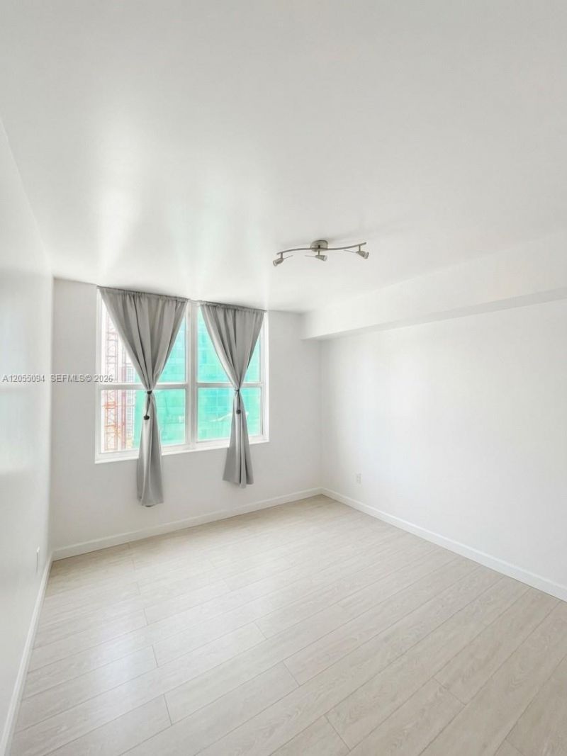 31 SE 5th St , Unit 3712, Miami, FL 33131 Photo