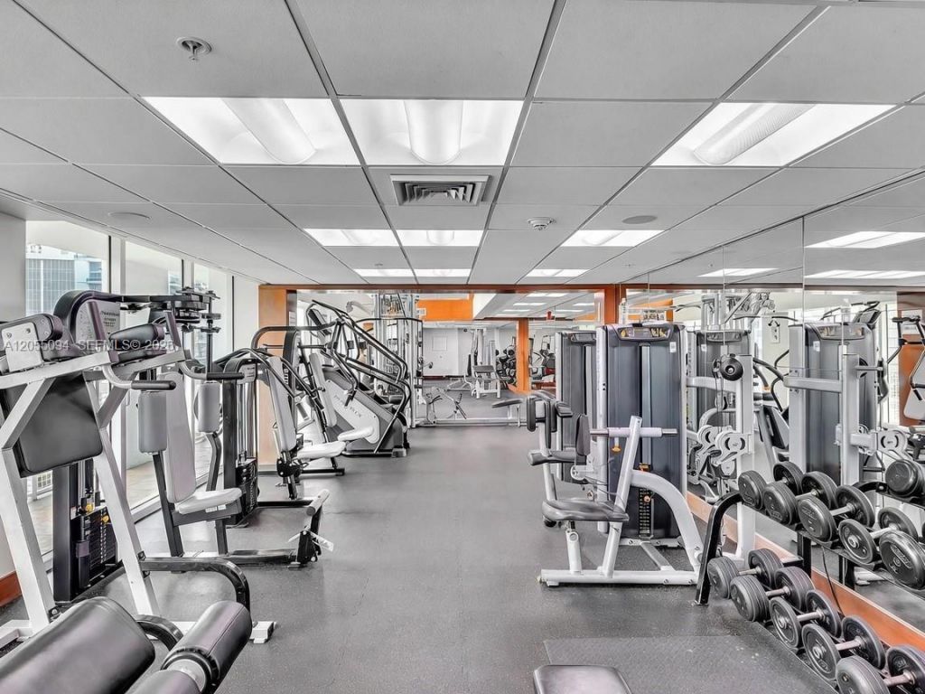31 SE 5th St , Unit 3712, Miami, FL 33131 Photo