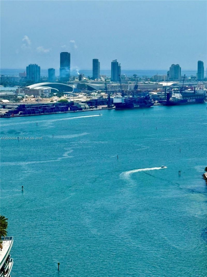 31 SE 5th St , Unit 3712, Miami, FL 33131 Photo