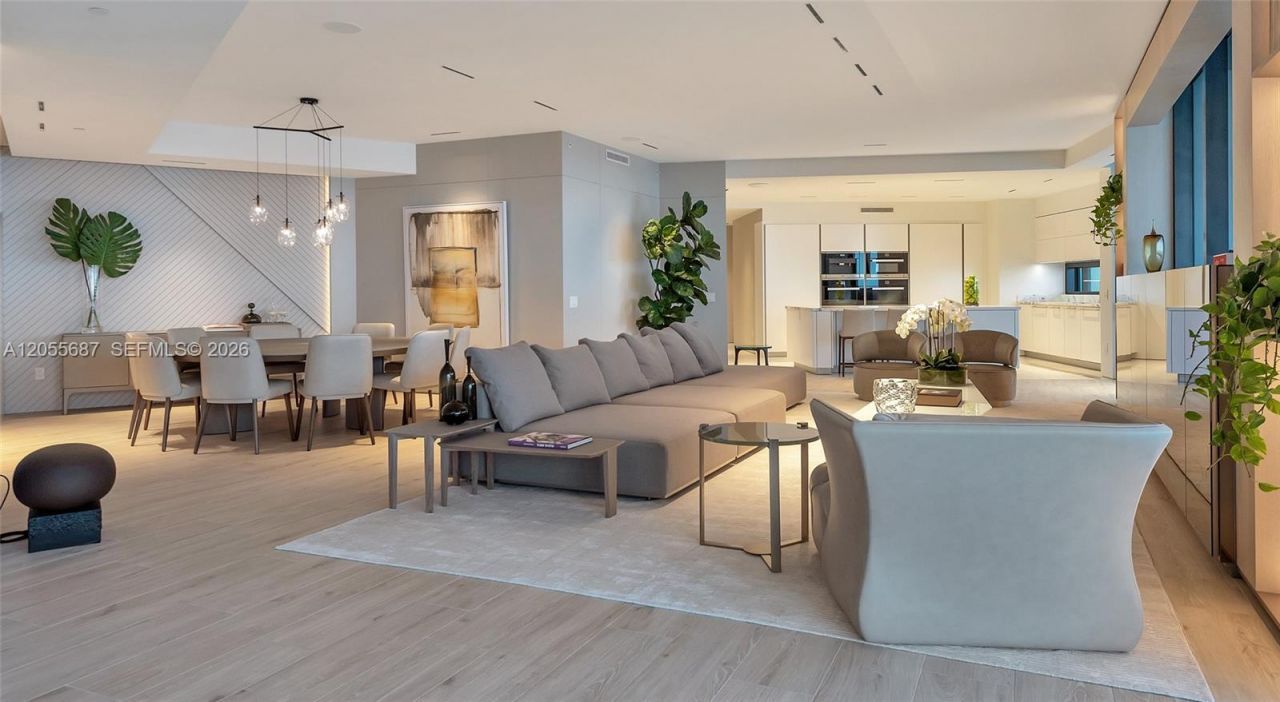 18555 Collins Ave , Unit 4705, Sunny Isles Beach, FL 33160 Photo