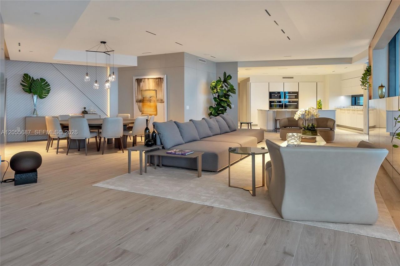 18555 Collins Ave , Unit 4705, Sunny Isles Beach, FL 33160 Photo