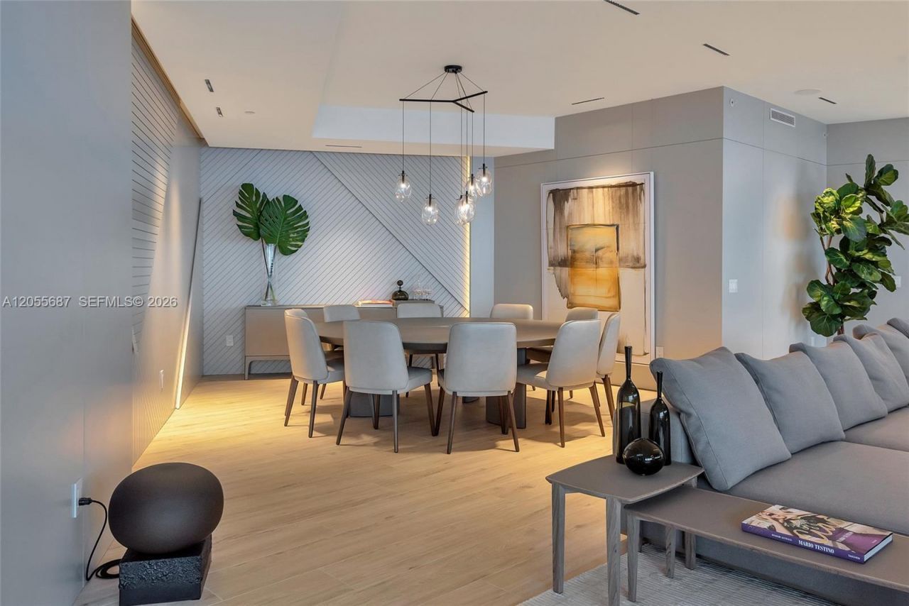 18555 Collins Ave , Unit 4705, Sunny Isles Beach, FL 33160 Photo