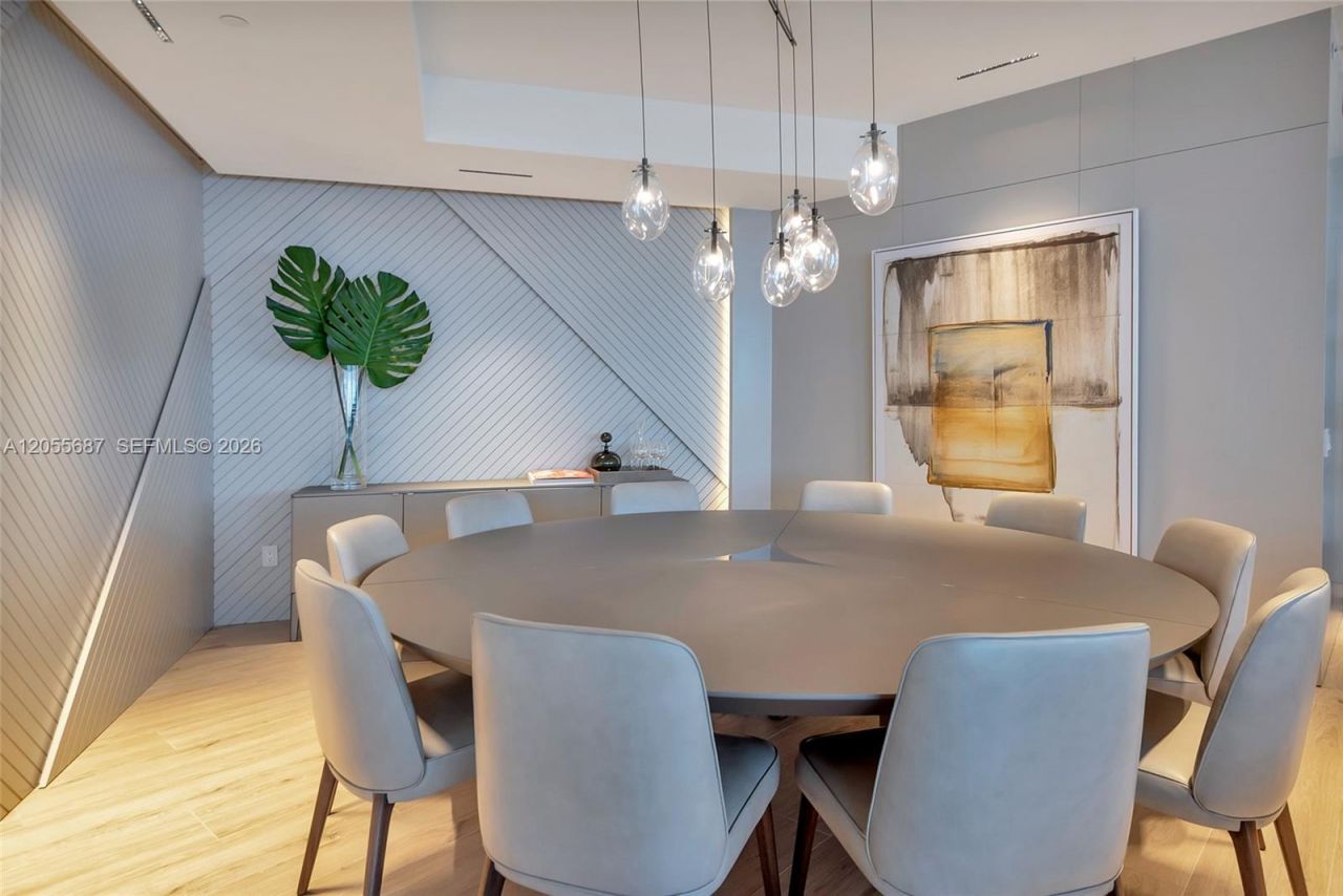 18555 Collins Ave , Unit 4705, Sunny Isles Beach, FL 33160 Photo
