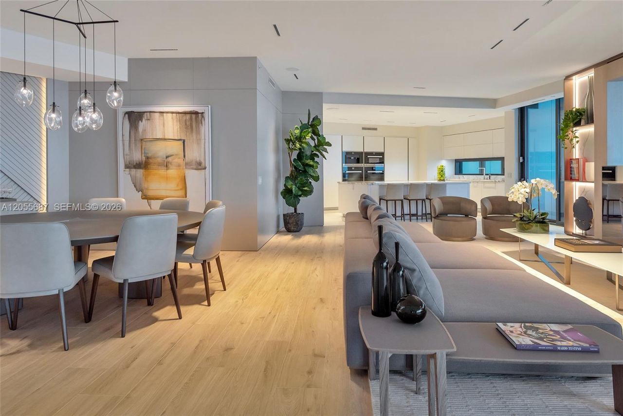 18555 Collins Ave , Unit 4705, Sunny Isles Beach, FL 33160 Photo